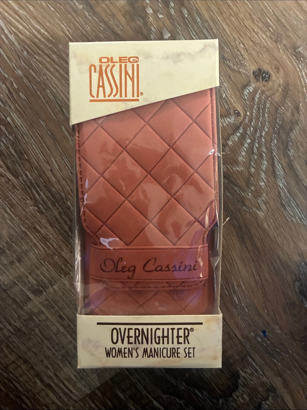 Vintage overnighter Oleg Cassini manicure set